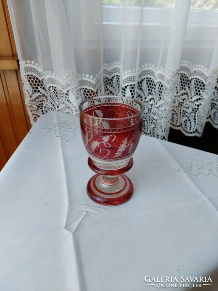 Beautifully engraved, colorful, thick-walled commemorative glass in good condition