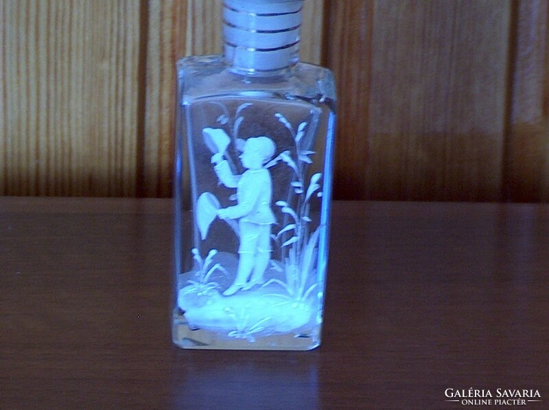 A pair of hand-painted art nouveau essence glass left in very nice condition