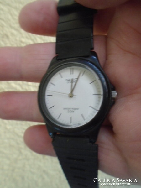 (S.P.D-gy.) Casio ffi quartz wristwatch with excellent operation for daily use