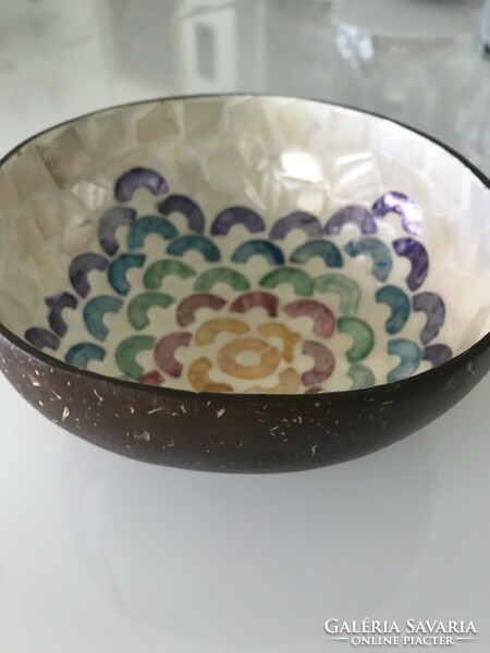 Coconut shell bowl, inside with mother-of-pearl inlay, 14 cm diameter