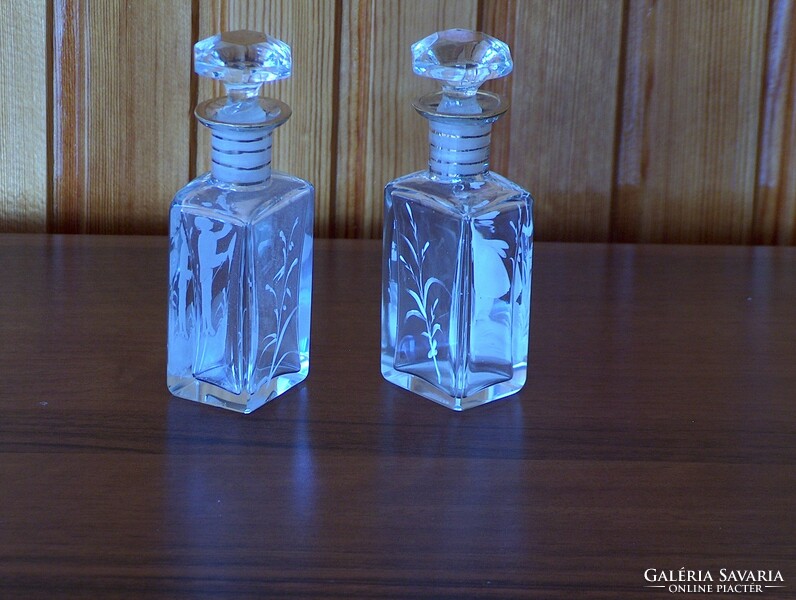 A pair of hand-painted art nouveau essence glass left in very nice condition