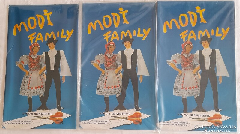 Magyar népviseletek  - Modi Family kivágó könyv - 1990 -