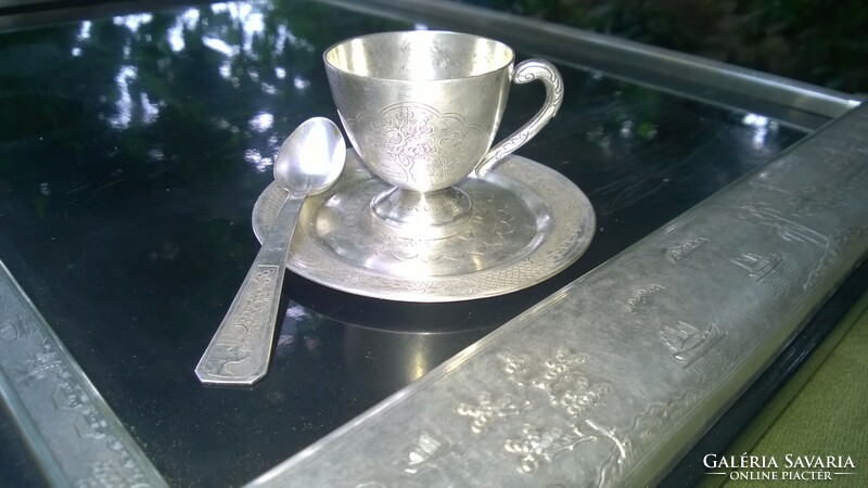 Ezüstözött gyönyörű ötvösmunkával-kávéscsésze tányérral,kanállal-kávézó csésze