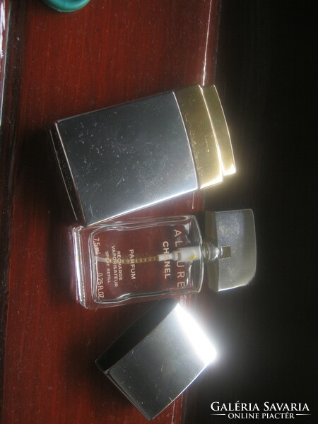 Chanel Allure parfüm tartó 7.5 ml üveghez