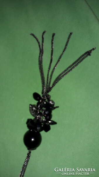 Fashionable black stone and chain pendant metal chain 80 cm long neck blue according to the pictures size 3
