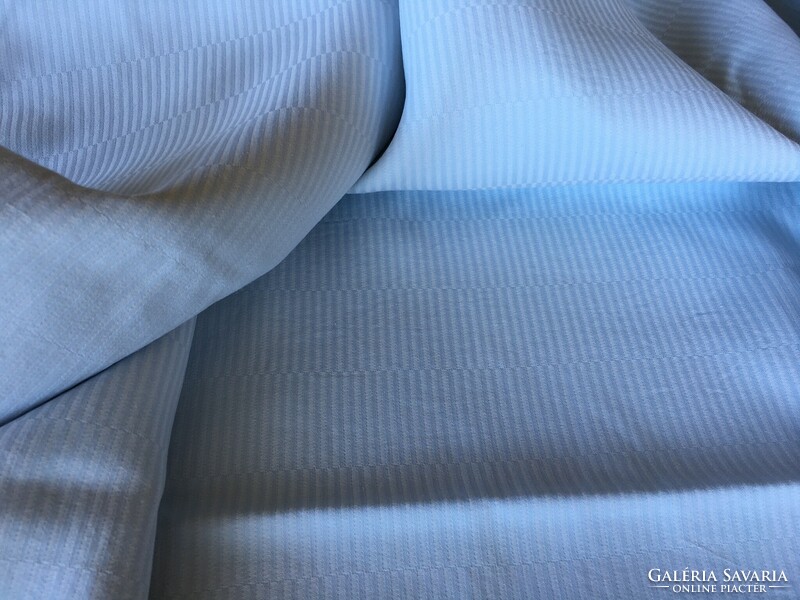 White and light blue striped duvet cover (a010)