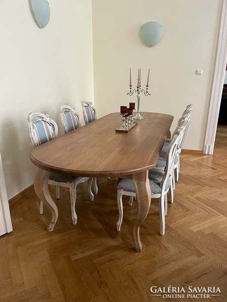 Kiváló minőségű tölgyfa étkezőasztal és 8 szék / Top quality oak wood dining table and 8 chairs