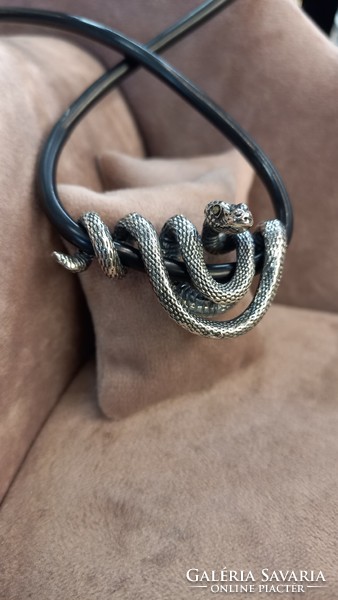 Rubber necklace silver wooden python