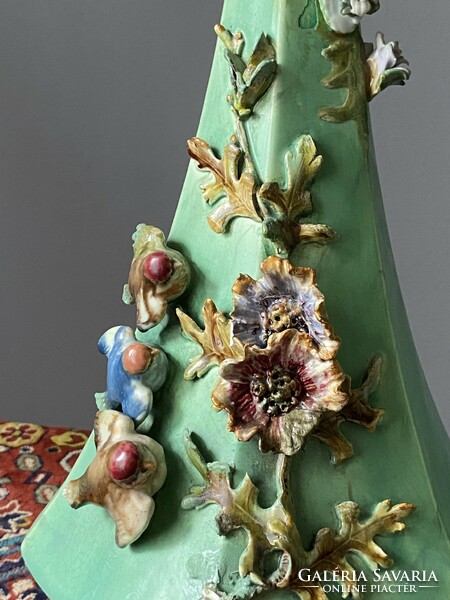 2 DB ANTIK JOSEF STRNACT 1881-1934 SZECESSZIÓS ZÖLD SZÍNŰ VIRÁG ÉS MADÁR RÁTÉT FAJANSZ DÍSZVÁZA PÁR