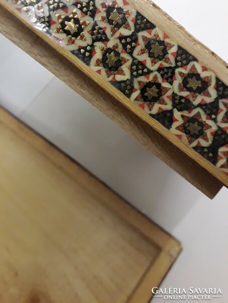 Csontlapra festett képpel-intarziás doboz-iráni-perzsa doboz