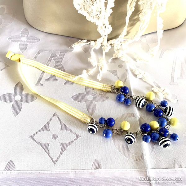 Striking Italian acrylic bead necklace, fun necklace with pretty pearl neck blue acrylic beads