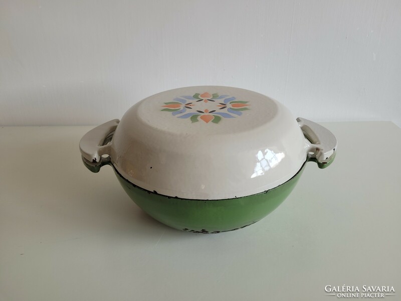 Old vintage cast iron green white pot flower pattern iron dish with enamel lid baking dish bowl