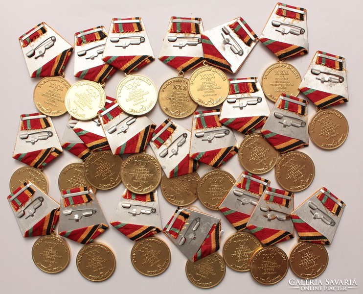 Szovjet kitüntetés lot 22 db - A Nagy honvédő háború 30 éves évfordulója (C)