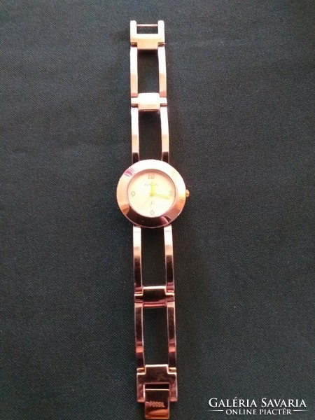 Fossil f2vintage women's bracelet watch.