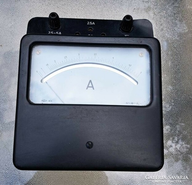 Ammeter with bakelite housing. 2.5 - 5 A