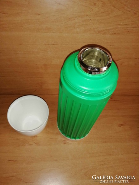 Retro zöld műanyag kávé, tea termosz (b)