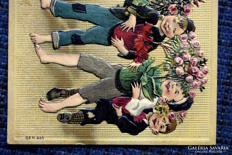 Antik  dombornyomott Névnapi üdvözlő képeslap gyerekek rózsacsokorral