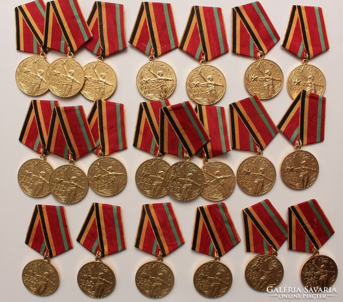 Szovjet kitüntetés lot 21 db - A Nagy honvédő háború 30 éves évfordulója (A)