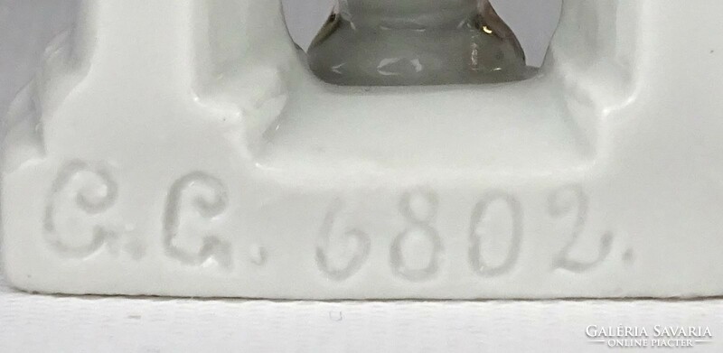 1N518 Antik aranyozott kisméretű porcelán vitrindísz ibolyaváza pár 5.5 cm