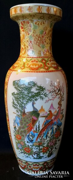 Dt/297. – Richly gilded Chinese porcelain vase / floor vase