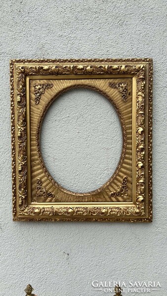 Decorative wall mirror or picture frame