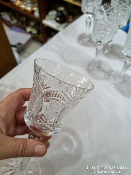 6 crystal glasses