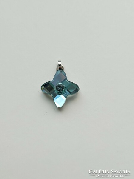 Beautiful swarovski blue crystal pendant!