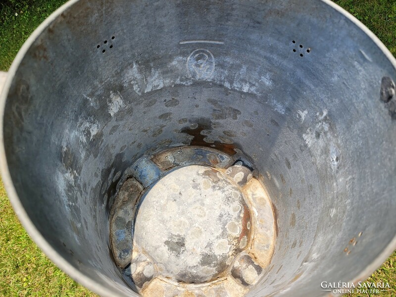 Old large-sized tin steaming pot with wooden handle and handle, antique pot, galvanized plate