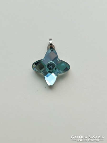 Beautiful swarovski blue crystal pendant!