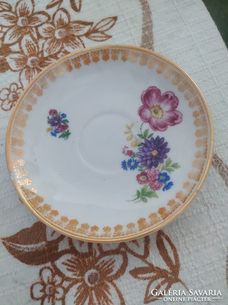 Zsolnay porcelán kistányér, kávéskészlet csésze alátét eladó!