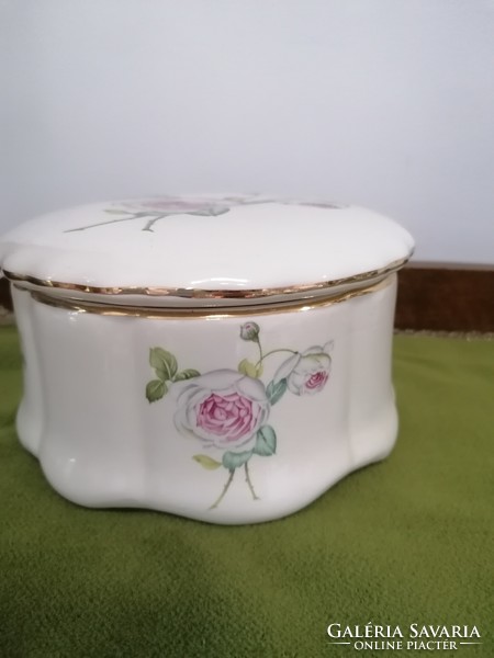 Large bonbonier or biscuit ceramic centerpiece