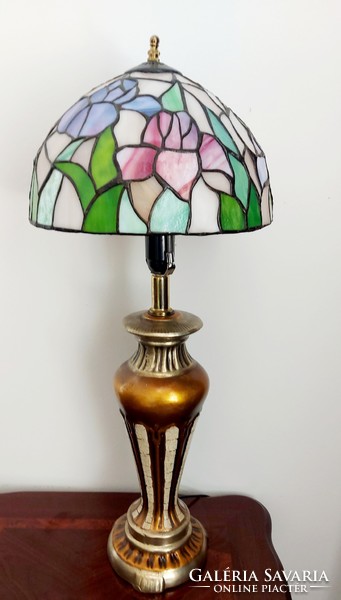 Tiffany table lamp with antique gold colored ceramic base