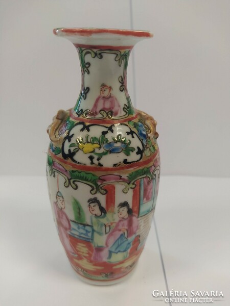 Dúsan díszített porcelán kínai váza