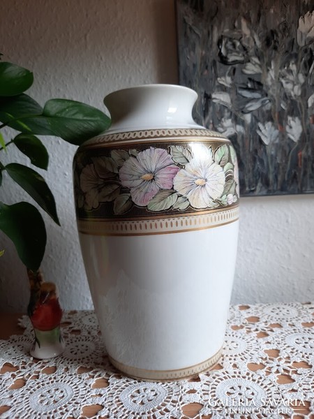 Kaiser német porcelán váza, XX.szd első fele-közepe körül, 27 cm magas