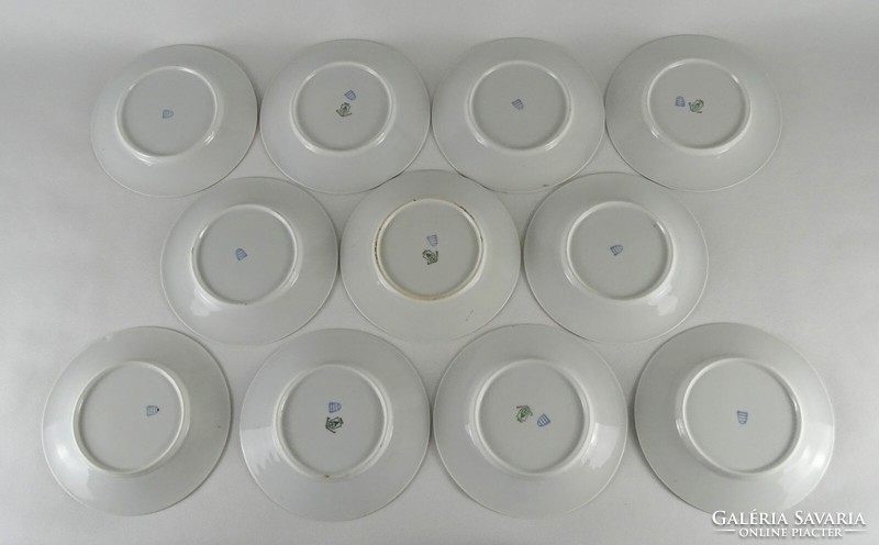 1O070 Régi aranyozott Schlaggenwald porcelán tányérkészlet 11 darab
