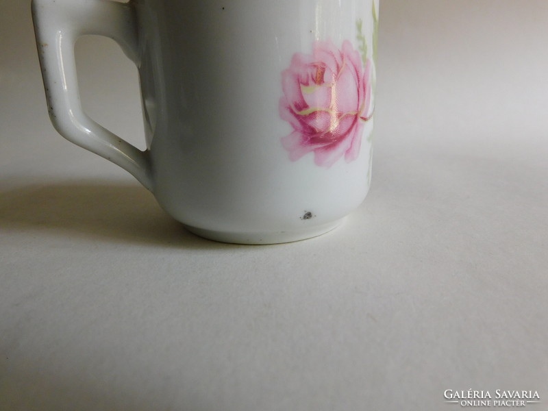 Antik Zsolnay rózsamintás kávéscsésze (mokkás) - egy kis lerpattanással