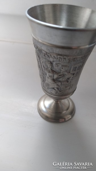 Glass with tin base