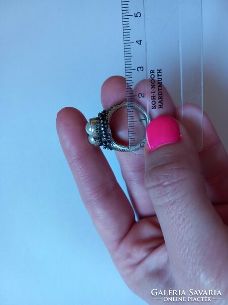 Igényesen kivitelezett gyönggyel díszített antikolt gyűrű