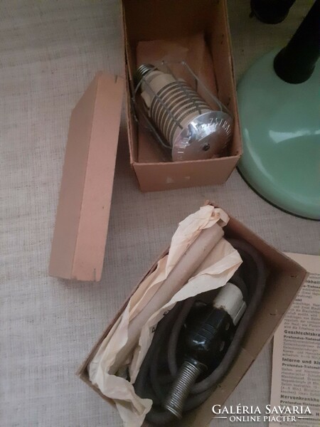 Vintage melegítő hősugárzó lámpa alkalmas más gyógyító kezelésekre is saját dobozában leírással