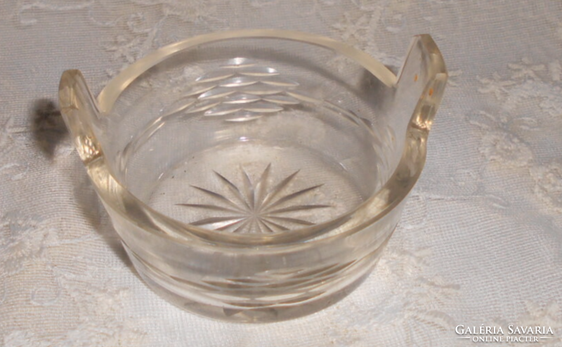 Antique polished engraved tub-shaped table glass salt shaker