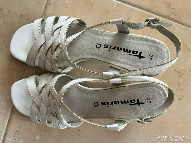Brand new women's tamaris sandal size 37