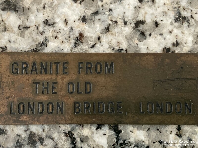 Gránit retro íróasztal kellék a régi londoni híd egy darabjából
