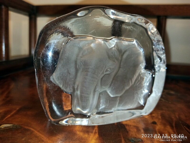 Rare elephant-shaped glass letter weight