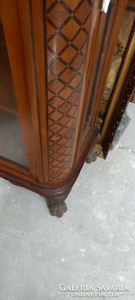 Antique display cabinet with lion's foot shelves, lockable on both sides!