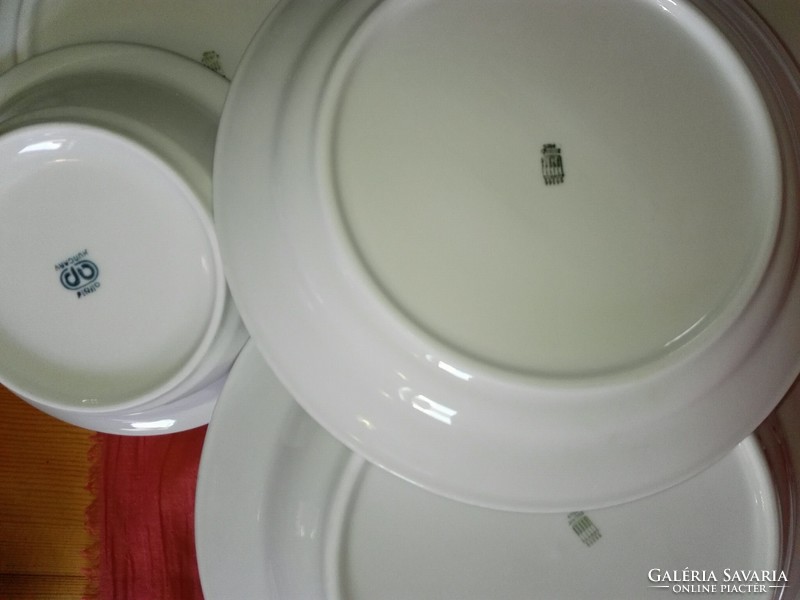 Zsolnay porcelán tányérok..."két személyes". 8db.