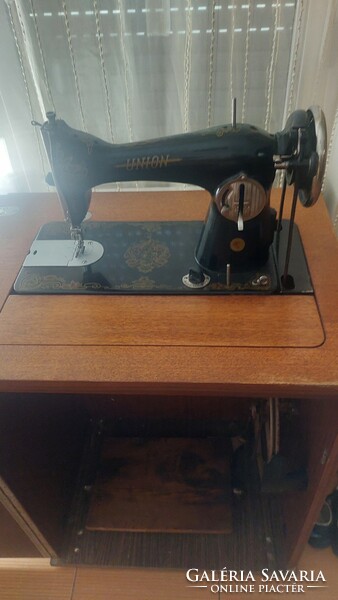 Antique union sewing machine recessed into the table! Very good condition, made in Russia!