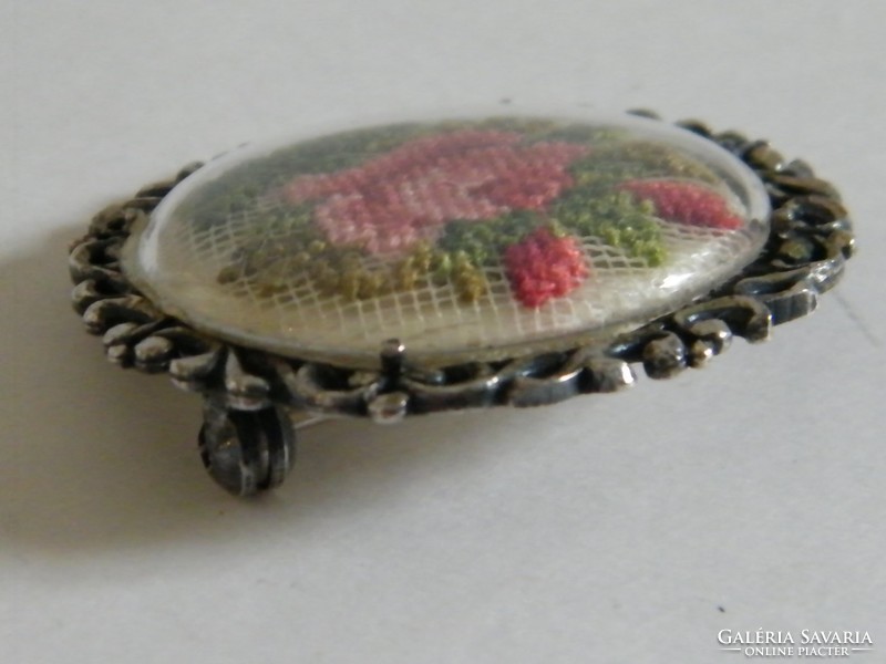 Silver (800) brooch with pin needle pin