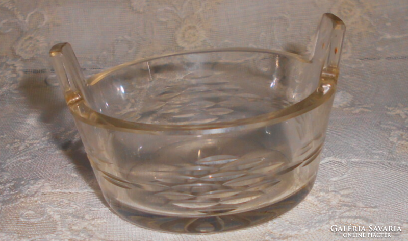 Antique polished engraved tub-shaped table glass salt shaker