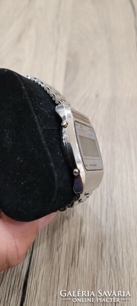 Men's watch with retro eeb alarm function.