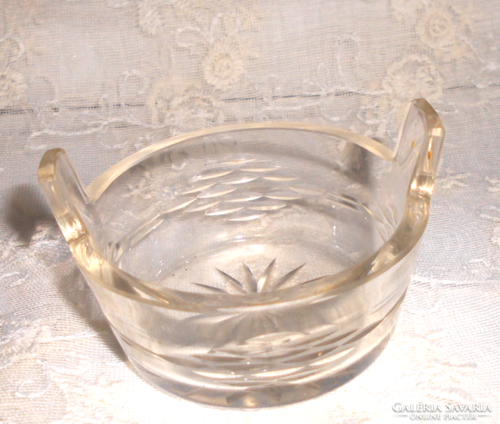 Antique polished engraved tub-shaped table glass salt shaker